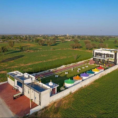 Iris Heaven'Z By Radha Rani Resort Jaipur Extérieur photo