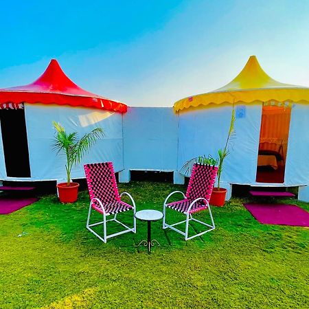 Iris Heaven'Z By Radha Rani Resort Jaipur Extérieur photo