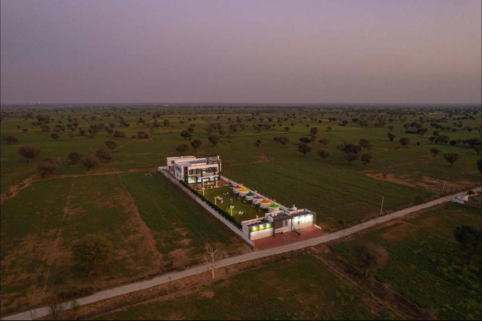 Iris Heaven'Z By Radha Rani Resort Jaipur Extérieur photo
