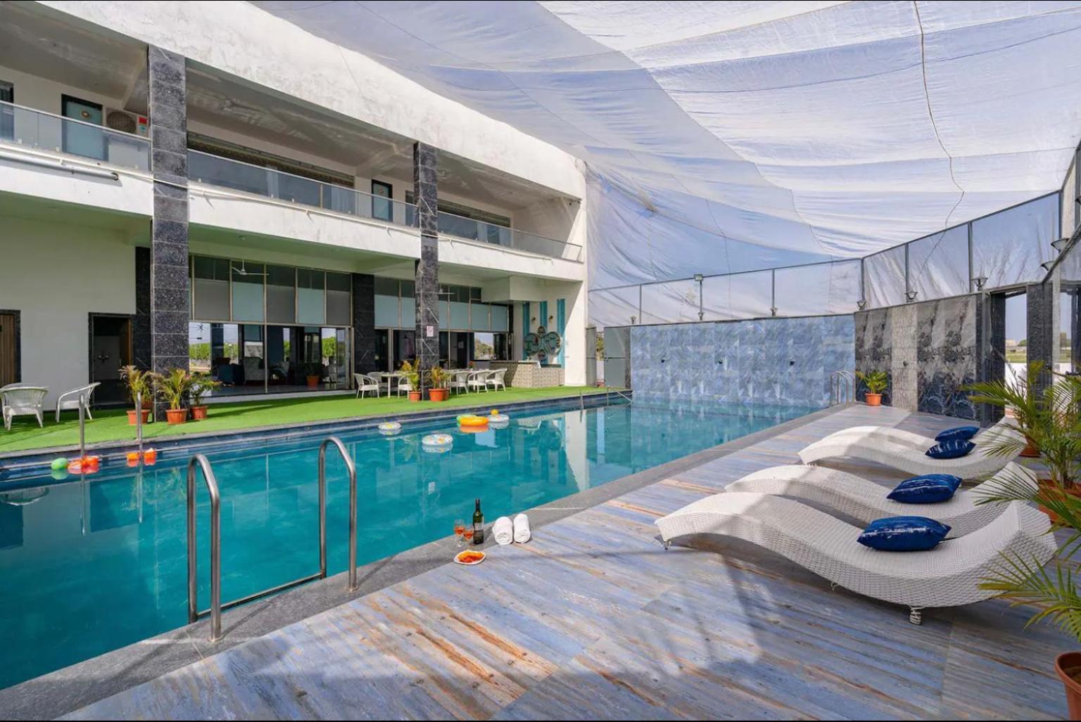 Iris Heaven'Z By Radha Rani Resort Jaipur Extérieur photo